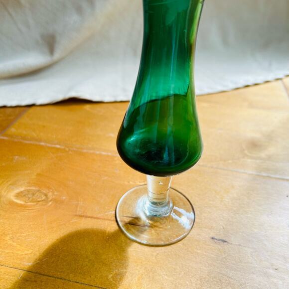 Vintage etched green bud vase - Picture 7 of 9